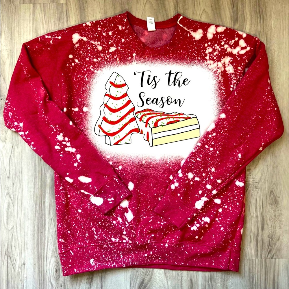 🆕 Tis The Season Debbie Cake Gildan Christmas Coffee Bleached Sweatshirt